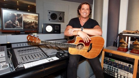 Carlos Vives arranca su gira que incluye paradas en varias ciudades de EEUU el 6 de julio.