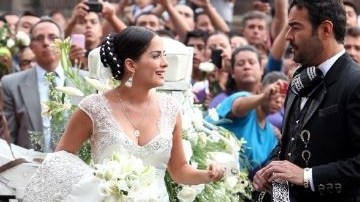 Danna García y Pablo Montero durante la grabación del final de la telenovela.