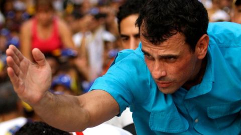 El líder opositor venezolano, Henrique Caprilesa, presentó su nuevo programa a través del sitio www.capriles.tv.
