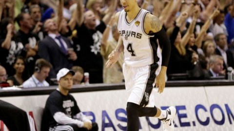 Danny Green encestó siete de los 16 triples de los Spurs.