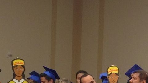 Inmigrantes y activistas acudieron hoy a la sesión de debate de la reforma migratoria en el Senado.