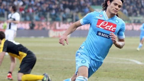 Edison Cavani mantiene negociaciones con otros equipos