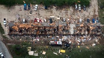 Vista de los destrozos tras la explosión al norte de Waco,Texas.