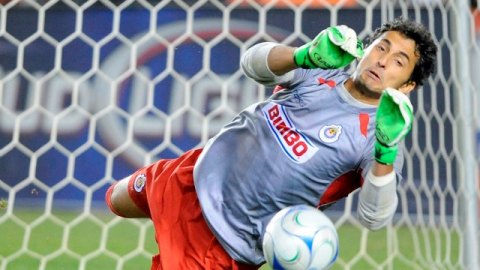 Luis Ernesto Michel, portero de las Chivas, dice que al equipo le vendrá bien enfrentar al cuadro angelino