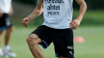 Edinson Cavani  estará al frente del ataque de Uruguay  junto a Luis Suárez en el duelo  frente a España en el arraque del Grupo B.