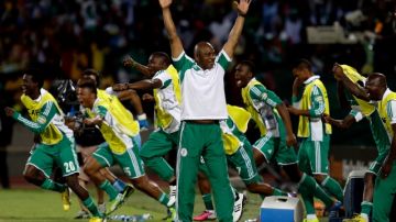 La selección nacional de  Nigeria, campeón de Africa, enfrenta hoy en la Copa Confederaciones a  Tahití.