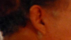 El asesinado boxeador en su lecho de muerte el 19 de agosto del 2008, observado por su padre, Germán Vargas.