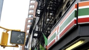 La nueva regulación en la Ciudad de Nueva York requeriría que cadenas de tiendas como 7-Eleven publiquen la cantidad exacta de calorías en sus menús.