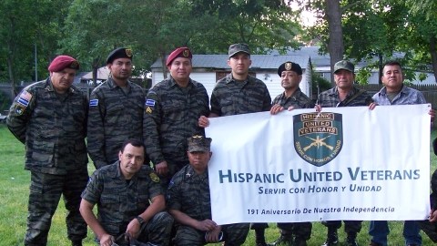 El grupo, integrado por más de 40 veteranos de entre 28 y 50 años, ofrece servicio comunitario en Long Island.