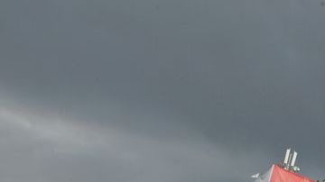 Miles de trabajadores sindicalizados y enemigos políticos del primer ministro turco Recep Erdogan se manifestaron en todo el país el lunes.