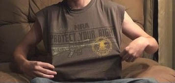 El abogado del adolescente, Ben White, indicó que su cliente no hizo nada malo, ya que no actuó de manera violenta ni incurrió en amenazas.