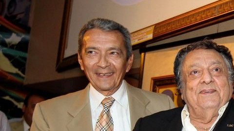 Mares (D) aquí con José Sulaimán, titular del CMB (c).
