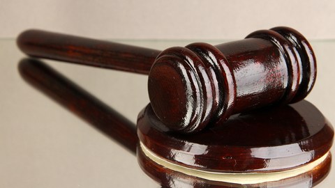 En el 2011, la Corte Suprema desechó la convicción de culpabilidad contra Toolan a la que había llegado en el 2007 un jurado.
