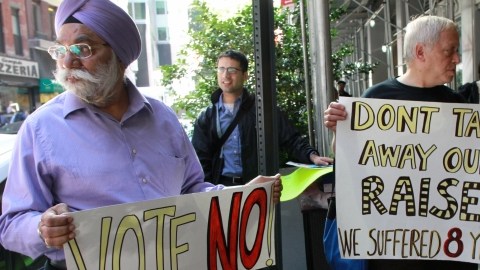 La decisión contradijo a la manifestación de choferes realizada en las afueras de la Comisión de Taxis y Limosinas (TLC).