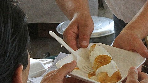 Primer inmigrante mexicana en vender tamales en San Francisco celebró sus 60 años con miles de personas que le externaron su apoyo.
