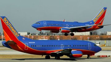 Southwest Airlines ha dejado en tierra toda su flota de aviones que tienen programada salida el viernes, debido a un problema con sus ordenadores.