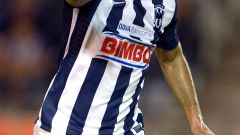 Aldo De Nigris pasó de Rayados de Monterrey a Chivas.