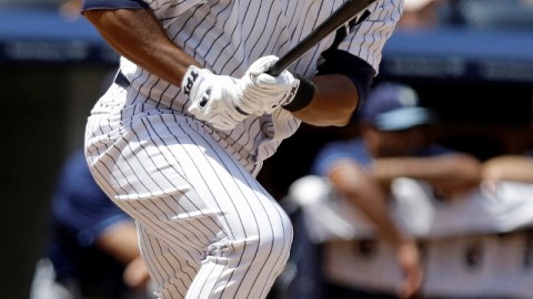 El jardinero dominicano Zoilo Almonte sigue impresionando.