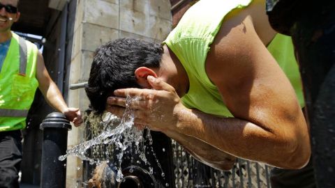 La ciudad cuenta con varios centros de enfriamiento o "cooling centers".