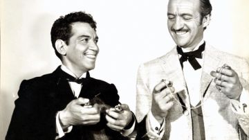Mario Moreno “Cantinflas” en una foto de publicidad de 'Around the World in 80 Days', con David Niven.