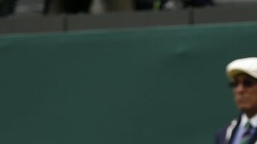 Nole resbaló en el césped pero evitó hacerlo en el marcador.