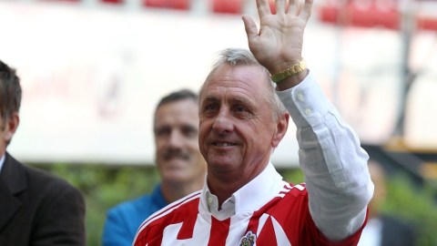 Fichado Neymar, me habría planteado vender a Messi: Cruyff