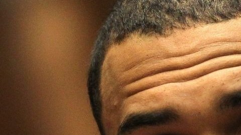 Chris Brown también fue señalado por aventar a una mujer en un club nocturno.