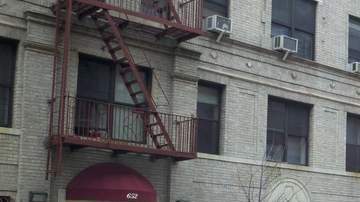 Los inquilinos que sufrieron la intimidación viven en apartamentos que fueron recientemente adquiridos por la entidad.