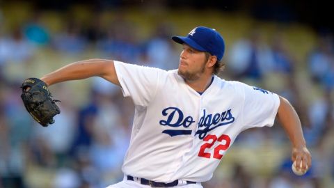 Clayton Kershaw venció a Tim Lincecum en duelo de ganadores del Cy Young.