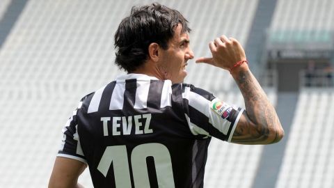 Tevez orgulloso de portar el 10 con Juventus