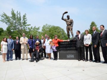 Goya Honoring Roberto Clemente