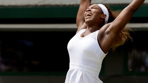 Serena Williams espera superar superar las 71 victorias de su hermana Venus en Wimbledon.