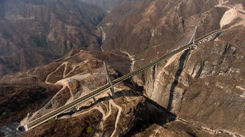 La nueva ruta mejorará el "espinazo del diablo" paso de autopista conocido por los numerosos accidentes.