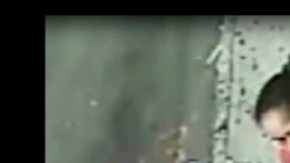 Imagen de una de las sospechosas de haber dado paliza a otra mujer para robarle un celular, según la Policía de NYC.