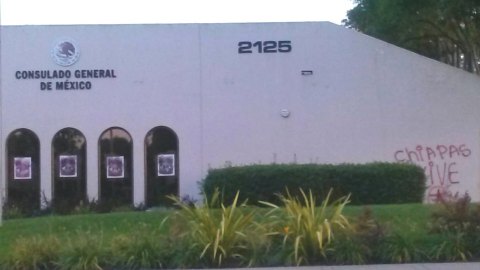 Así amaneció este 1 de julio el consulado mexicano de San José, a un año exacto de las elecciones presidenciales en México.
