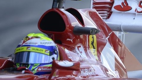 Varios pilotos perdieron posibilidades en la carrera a causa de los neumáticos.