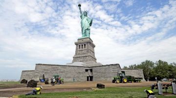 La Estatua de la Libertad ya está en condiciones para recibir a los miles de visitantes que a diario quieren observarla de cerca.