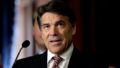 Perry envió un mensaje a amigos en el cual promete revelar "emocionantes planes para el futuro", durante un evento la próxima semana en San Antonio.