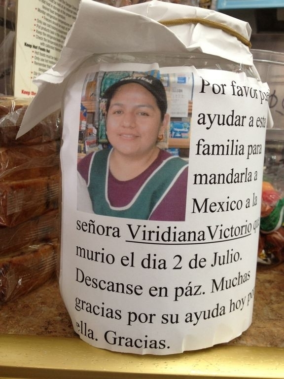 En un jarro con su foto, los vecinos buscan fondos para ayudar a la familia de Viridiana Victorio con los gastos del entierro.