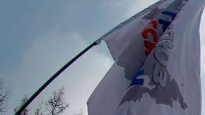 Simpatizantes se manifiestan en Moscú a favor de la nueva ley que prohíbe la adopción de niños rusos por parte de personas gays.