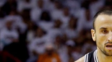 Cerca de cumplir 36 años, el basquetbolista argentino Manu Ginóbili estará por dos temporadas más con las Espuelas de San Antonio.