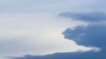 Las llamadas 'fumarolas' se mantienen constantes en el volcán.