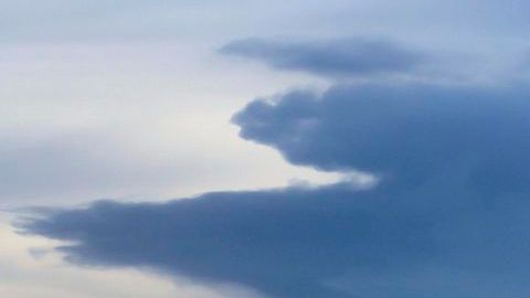 Las llamadas 'fumarolas' se mantienen constantes en el volcán.