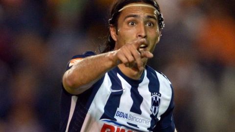 Aldo de Nigris, ex jugador de Rayados del Monterrey, se estrenará con Chivas hasta la jornada 6 del torneo Apertura 2013