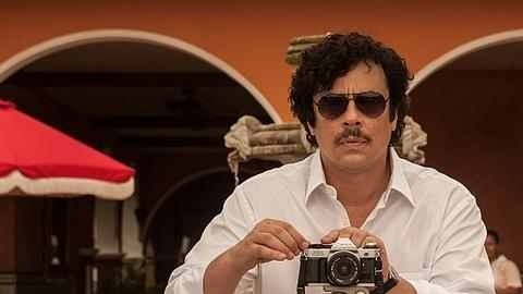 Benicio del Toro caracterizando a Pablo Escobar.