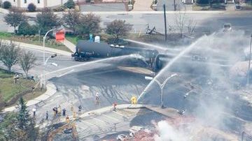 El incendio de los vagones que contenían crudo, aún no es controlado.