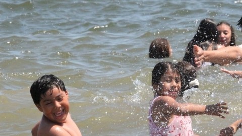 Por la ola de calor, hoy se espera que las playas de la ciudad se colmen de bañistas como ha sido todo el fin de semana.