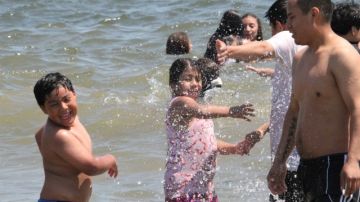 Por la ola de calor, hoy se espera que las playas de la ciudad se colmen de bañistas como ha sido todo el fin de semana.