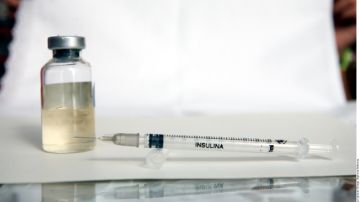 La insulina ayuda a evitar que el azúcar en la sangre se acumule en niveles anormales.
