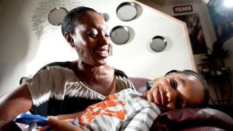 Kimberly Jeffrey,  una de las mujeres que habría sido esterilizada sin su consentimiento mientras estuvo en prisión, según revela un reporte.